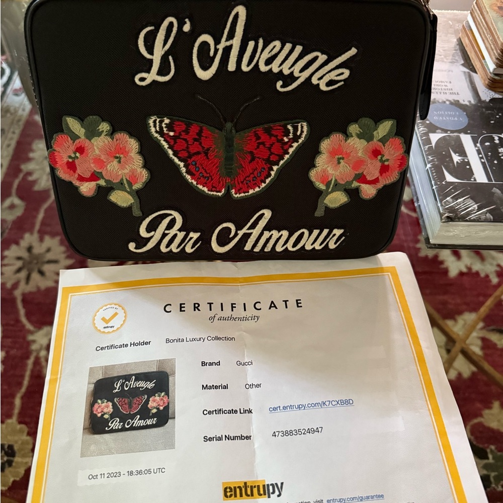 Gucci Blind for love clutch black